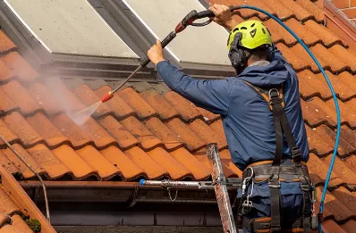 Démoussage et hydrofuge de toiture à Mérens